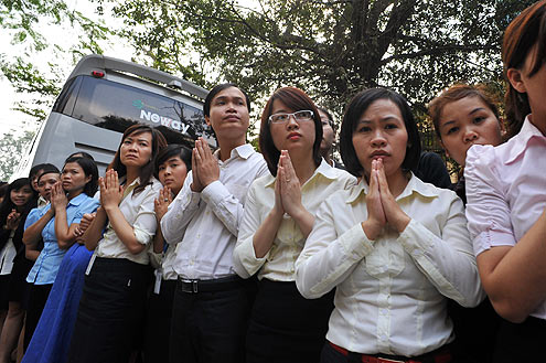 Hàng nghìn người tiễn đưa Hòa thượng Thích Thanh Tứ