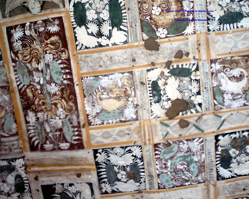 Ngôi chùa cổ trong hang đá