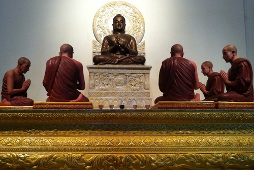Chiêm ngưỡng ngôi Bảo Tháp lộng lẫy ở trung tâm TP.HCM