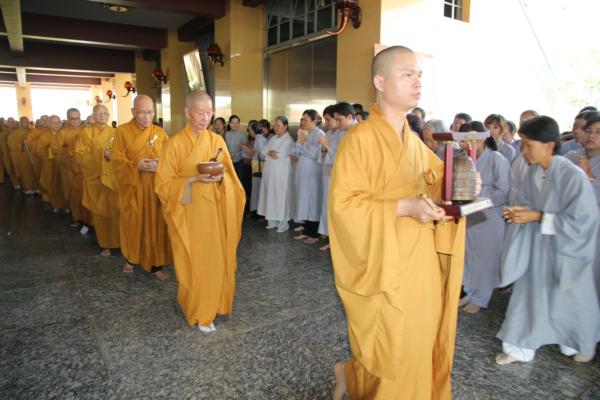 Đại Giới Đàn Hành Trụ Viên Mãn Hành Nghi Thiên Tăng Cổ Phật Khất Thực