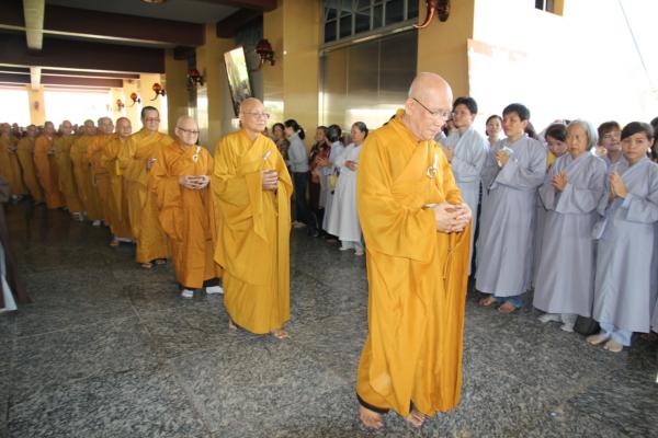 Đại Giới Đàn Hành Trụ Viên Mãn Hành Nghi Thiên Tăng Cổ Phật Khất Thực