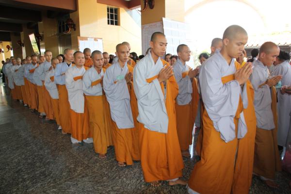 Đại Giới Đàn Hành Trụ Viên Mãn Hành Nghi Thiên Tăng Cổ Phật Khất Thực