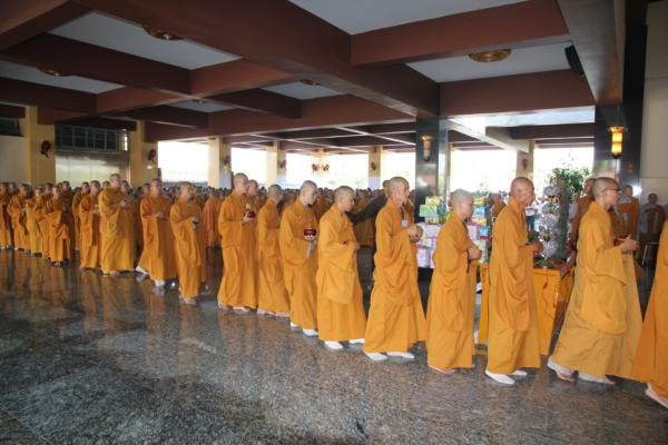 Đại Giới Đàn Hành Trụ Viên Mãn Hành Nghi Thiên Tăng Cổ Phật Khất Thực