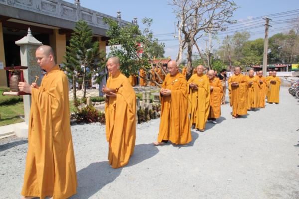 Đại Giới Đàn Hành Trụ Viên Mãn Hành Nghi Thiên Tăng Cổ Phật Khất Thực