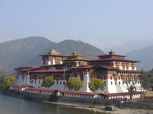 Lạc vào thiên đường kiến trúc Dzong huyền bí ở Bhutan