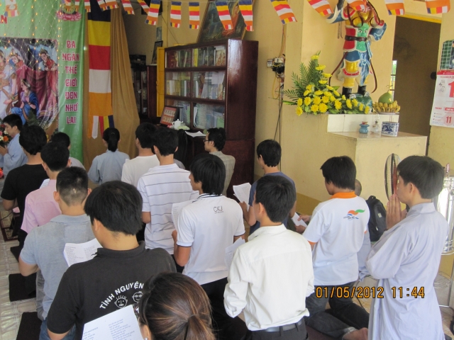 Bình Dương: Thiên Quang Ni Tự - Phát Học Bổng Cho Học Sinh -  Sinh Viên