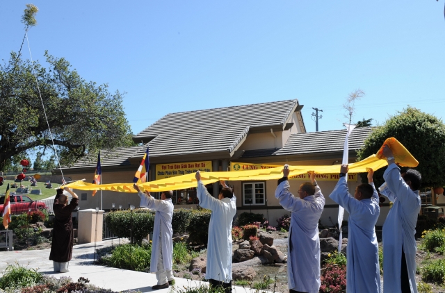 Chùa Thiên Trúc (Hoa Kỳ) tổ chức Đại lễ Chẩn tế tại nghĩa trang San Jose