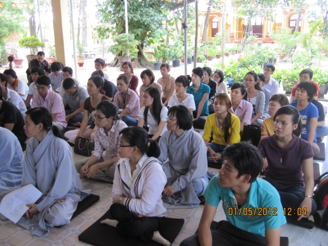 Bình Dương: Thiên Quang Ni Tự - Phát Học Bổng Cho Học Sinh -  Sinh Viên