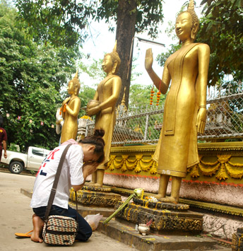 “Giác ngộ” ở Viêng Chăn