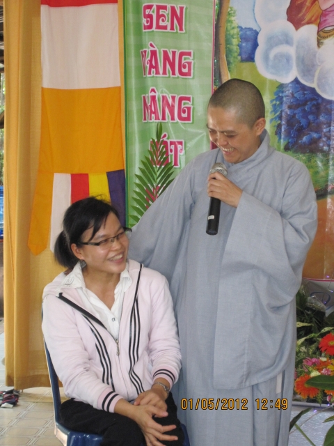 Bình Dương: Thiên Quang Ni Tự - Phát Học Bổng Cho Học Sinh -  Sinh Viên