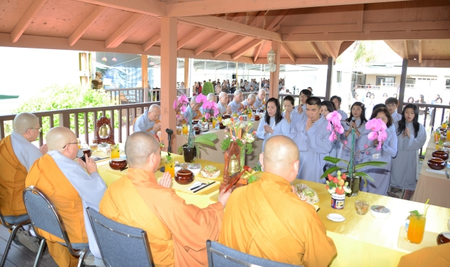 Lễ Phật đản ở các chùa miền Bắc California - Hoa Kỳ