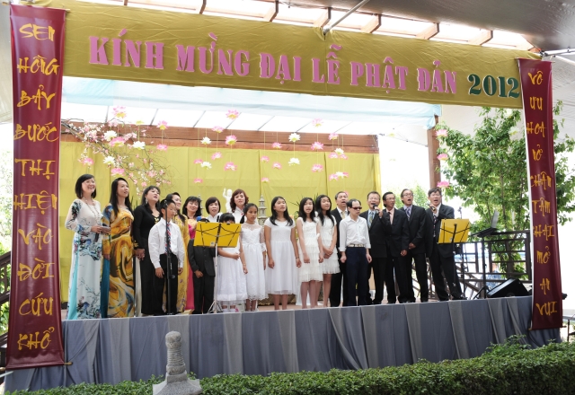 Lễ Phật đản ở các chùa miền Bắc California - Hoa Kỳ