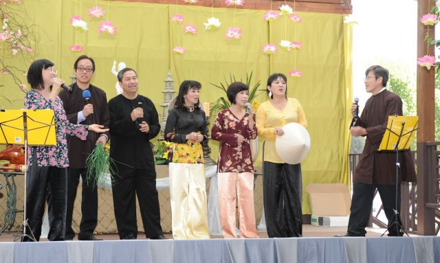 Lễ Phật đản ở các chùa miền Bắc California - Hoa Kỳ