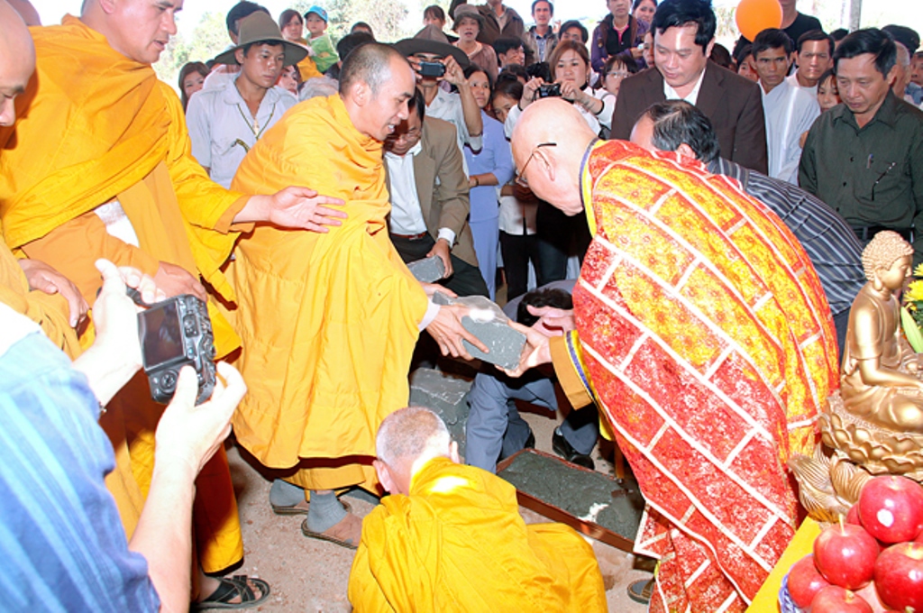Lễ Đặt Đá và An Vị Tôn Tượng Bồ Tát Quán Thế Âm