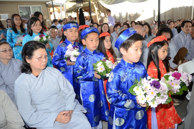 Lễ Phật đản ở các chùa miền Bắc California - Hoa Kỳ