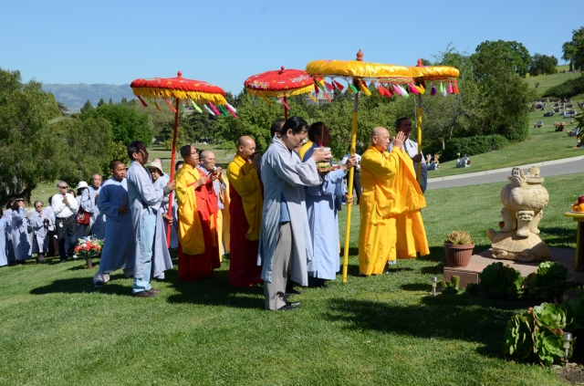 Chùa Thiên Trúc (Hoa Kỳ) tổ chức Đại lễ Chẩn tế tại nghĩa trang San Jose