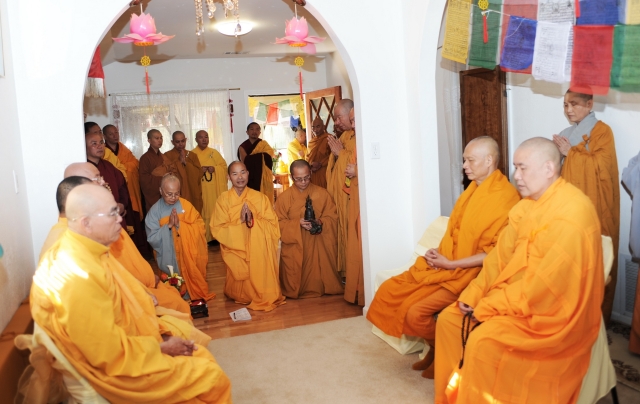 Lễ Phật đản ở các chùa miền Bắc California - Hoa Kỳ