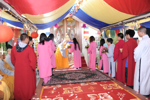 Lễ Phật đản ở các chùa miền Bắc California - Hoa Kỳ