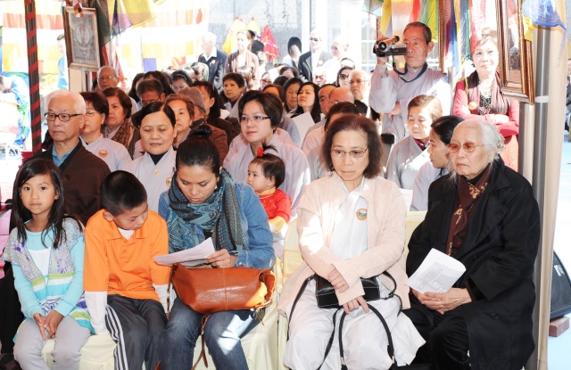 Lễ Phật đản ở các chùa miền Bắc California - Hoa Kỳ