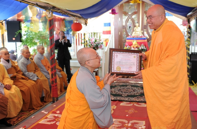 Lễ Phật đản ở các chùa miền Bắc California - Hoa Kỳ