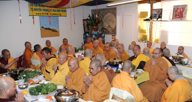 Lễ Phật đản ở các chùa miền Bắc California - Hoa Kỳ