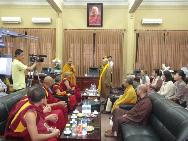 Tăng đoàn tu viện Namgyal - Dharamsala thăm Học viện PGVN tại TP. HCM