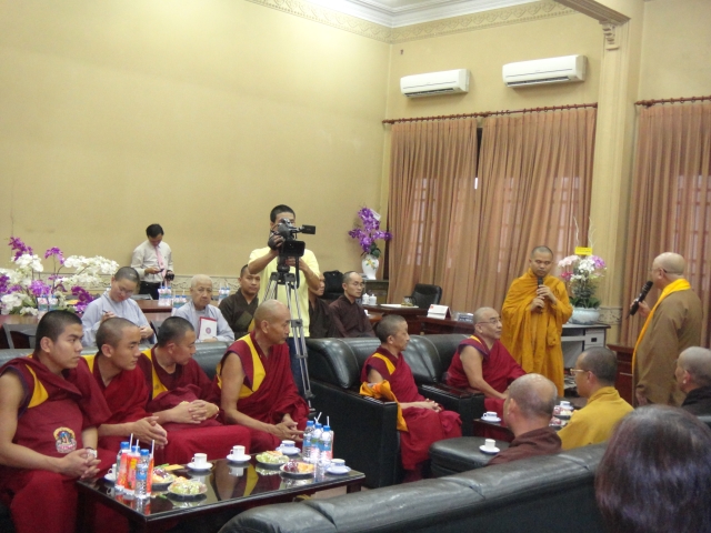 Tăng đoàn tu viện Namgyal - Dharamsala thăm Học viện PGVN tại TP. HCM