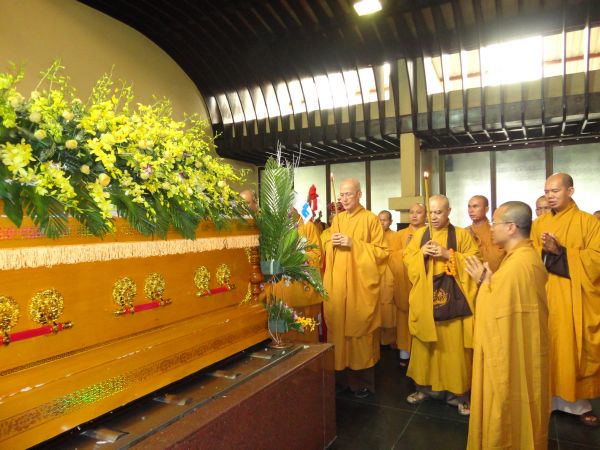 TP.HCM: Chùa Giác Ngộ di quan nhục thân cố Sa Di Ni Thích Nữ Chơn Huyền về nơi an nghĩ cuối cùng