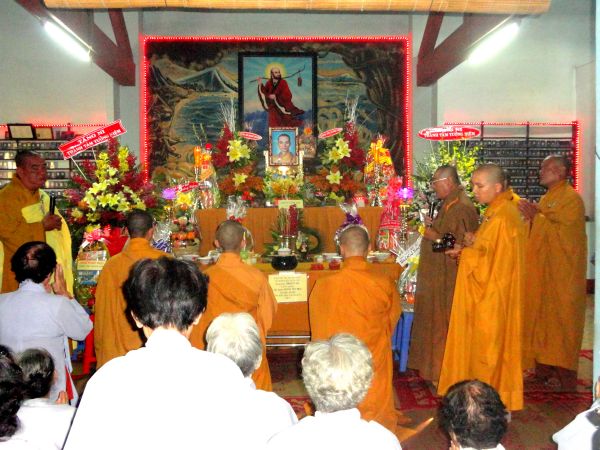 TP.HCM: Lễ húy nhật, tưởng niệm ân sư tại chùa Linh Sơn