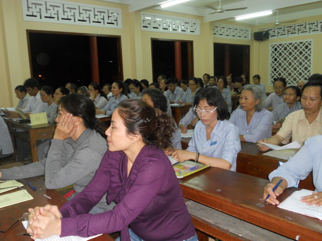Khánh Hòa: Lớp học Phật pháp cư sĩ Áo Lam - Tp. Nha Trang khai giảng