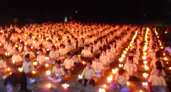 Hà Tĩnh: Lắng động đêm đốt nến tri ân