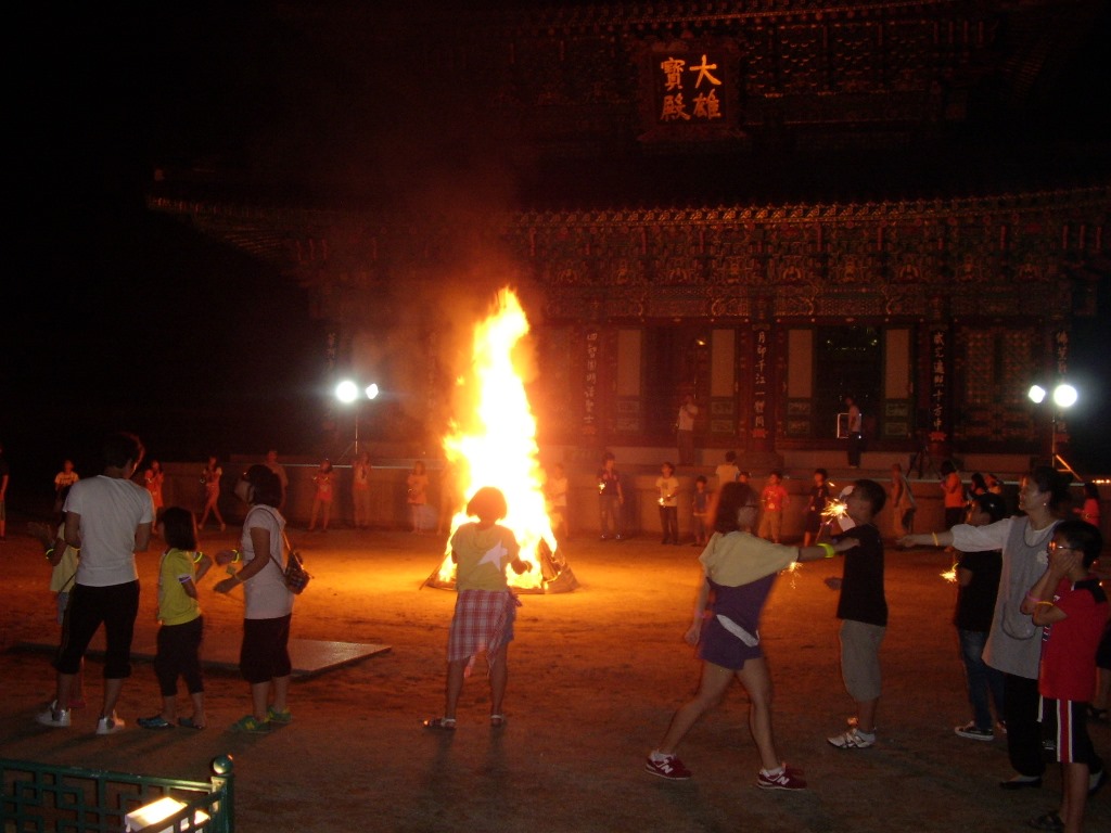 Hàn Quốc : Ngôi Cổ Tự nơi sinh hoạt thanh thiếu niên cuối tuần