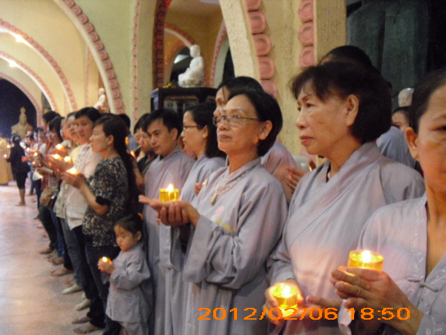 Chùm ảnh: Hoa đăng tại chùa Kỳ Quang 2 - Gò Vấp