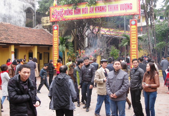 Đổ xô lên chùa Phúc Khánh tính sao giải hạn