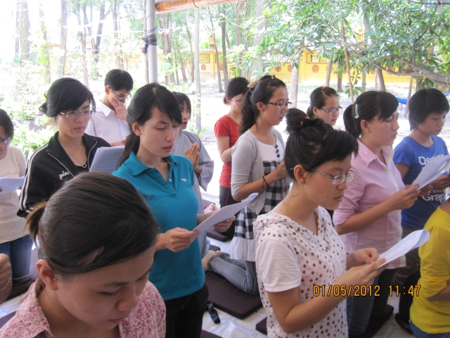 Bình Dương: Thiên Quang Ni Tự - Phát Học Bổng Cho Học Sinh -  Sinh Viên