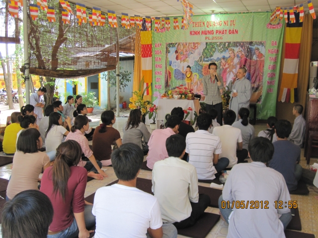 Bình Dương: Thiên Quang Ni Tự - Phát Học Bổng Cho Học Sinh -  Sinh Viên