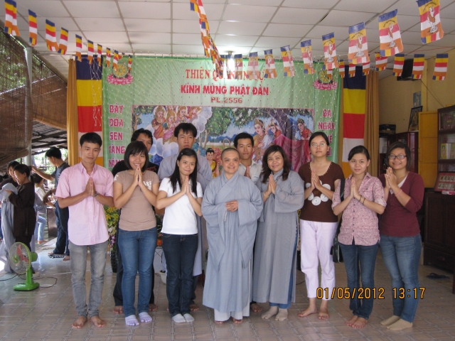 Bình Dương: Thiên Quang Ni Tự - Phát Học Bổng Cho Học Sinh -  Sinh Viên