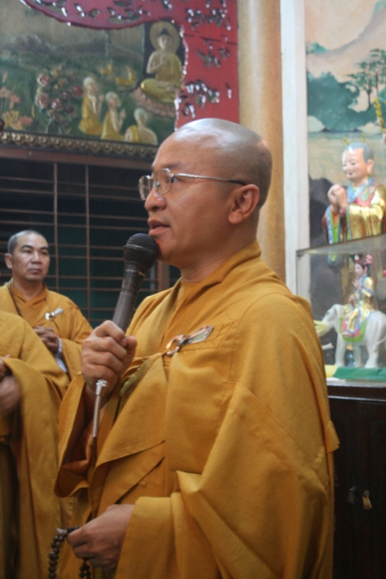 Chùm ảnh đón xuân Di Lặc ngày mồng một tết 2012 tại chùa Giác Ngộ