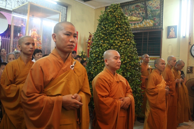 Chùm ảnh đón xuân Di Lặc ngày mồng một tết 2012 tại chùa Giác Ngộ