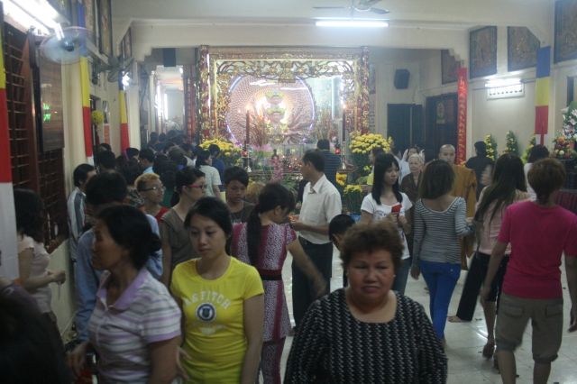 Chùm ảnh đón xuân Di Lặc ngày mồng một tết 2012 tại chùa Giác Ngộ