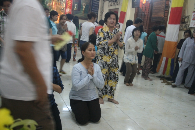 Chùm ảnh đón xuân Di Lặc ngày mồng một tết 2012 tại chùa Giác Ngộ