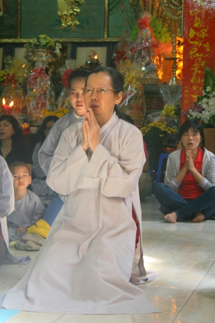 Chùm ảnh đón xuân Di Lặc ngày mồng một tết 2012 tại chùa Giác Ngộ