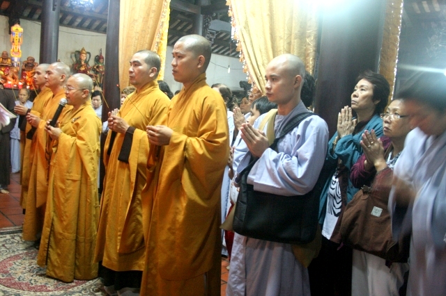 Chùm ảnh: Chùa Giác Ngộ tổ chức hành hương 10 chùa đầu năm