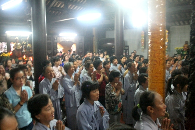 Chùm ảnh: Chùa Giác Ngộ tổ chức hành hương 10 chùa đầu năm