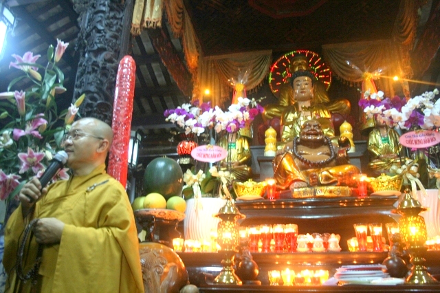 Chùm ảnh: Chùa Giác Ngộ tổ chức hành hương 10 chùa đầu năm