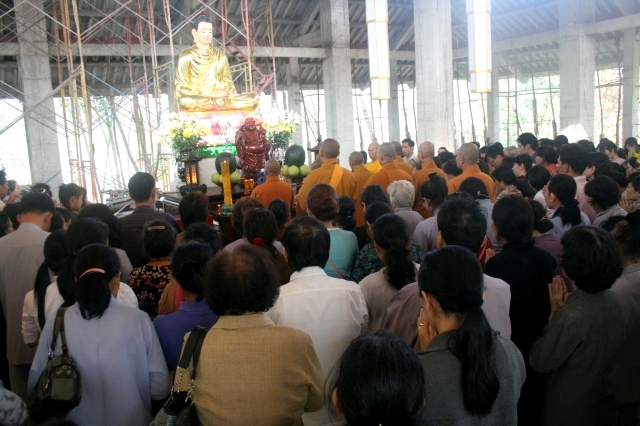 Chùm ảnh: Chùa Giác Ngộ tổ chức hành hương 10 chùa đầu năm