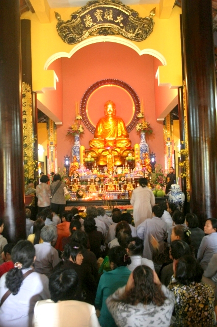 Chùm ảnh: Chùa Giác Ngộ tổ chức hành hương 10 chùa đầu năm