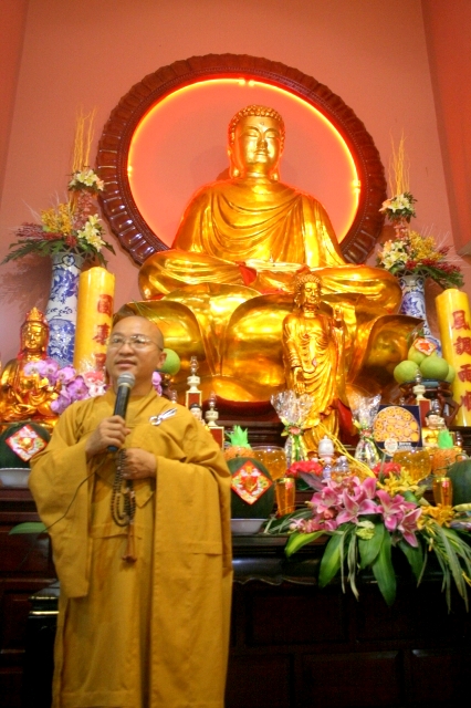 Chùm ảnh: Chùa Giác Ngộ tổ chức hành hương 10 chùa đầu năm