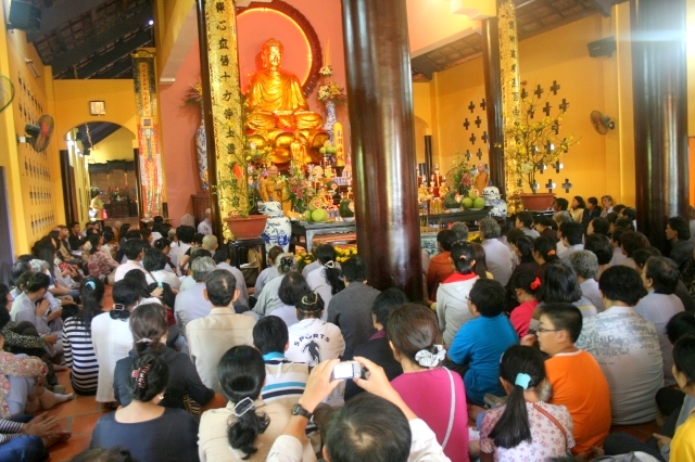 Chùm ảnh: Chùa Giác Ngộ tổ chức hành hương 10 chùa đầu năm