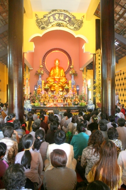 Chùm ảnh: Chùa Giác Ngộ tổ chức hành hương 10 chùa đầu năm